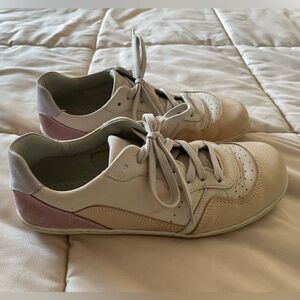 Groundies Nova Barefoot Sneakers
